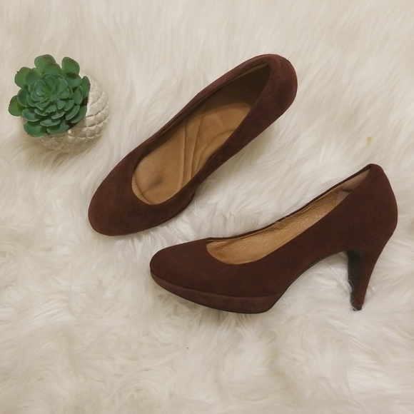Clarks Shoes - Clarks Suede Pumps
